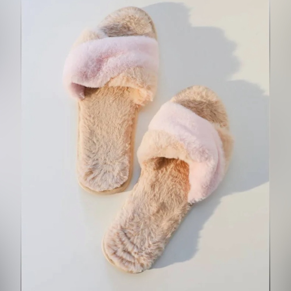 L * Space pink and tan cloud slippers NWT